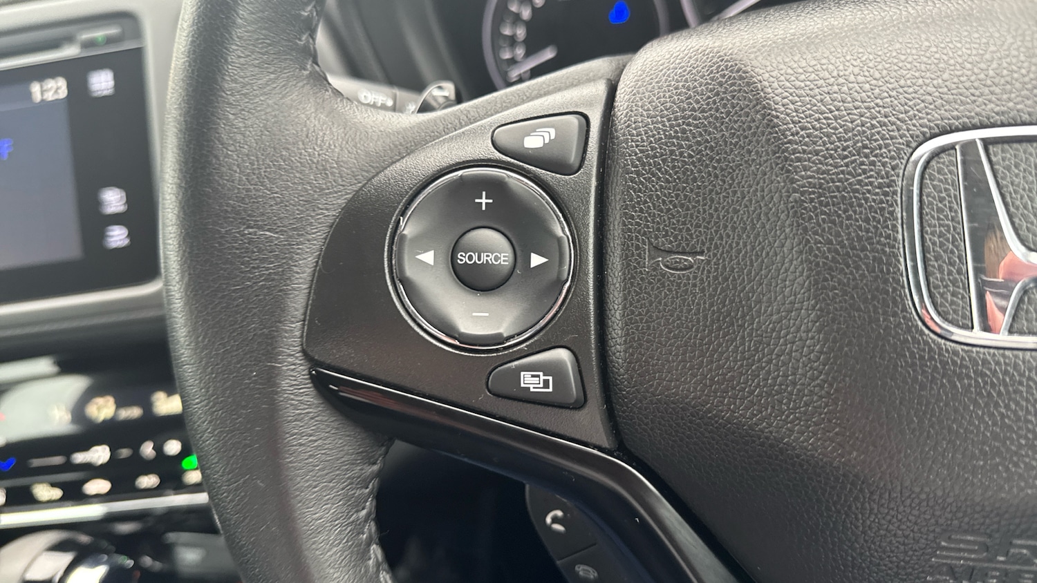 Used Honda HR-V 2018 for sale - 76983874: Photo 20