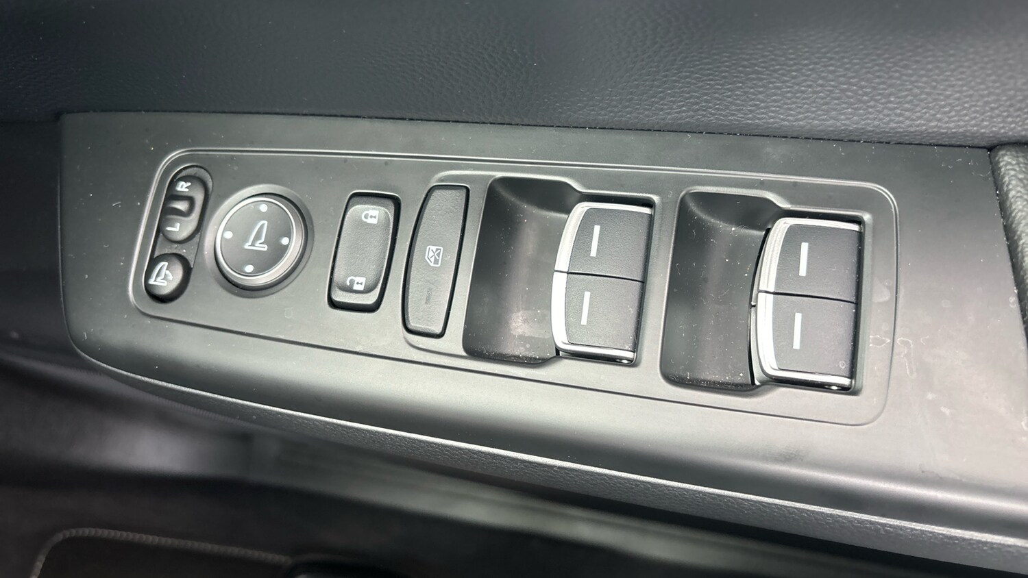 2025 Honda CR-V 2.0 ePHEV Advance Tech 5dr eCVT Estate Estate Hybrid Automatic - Picture 20 of 24