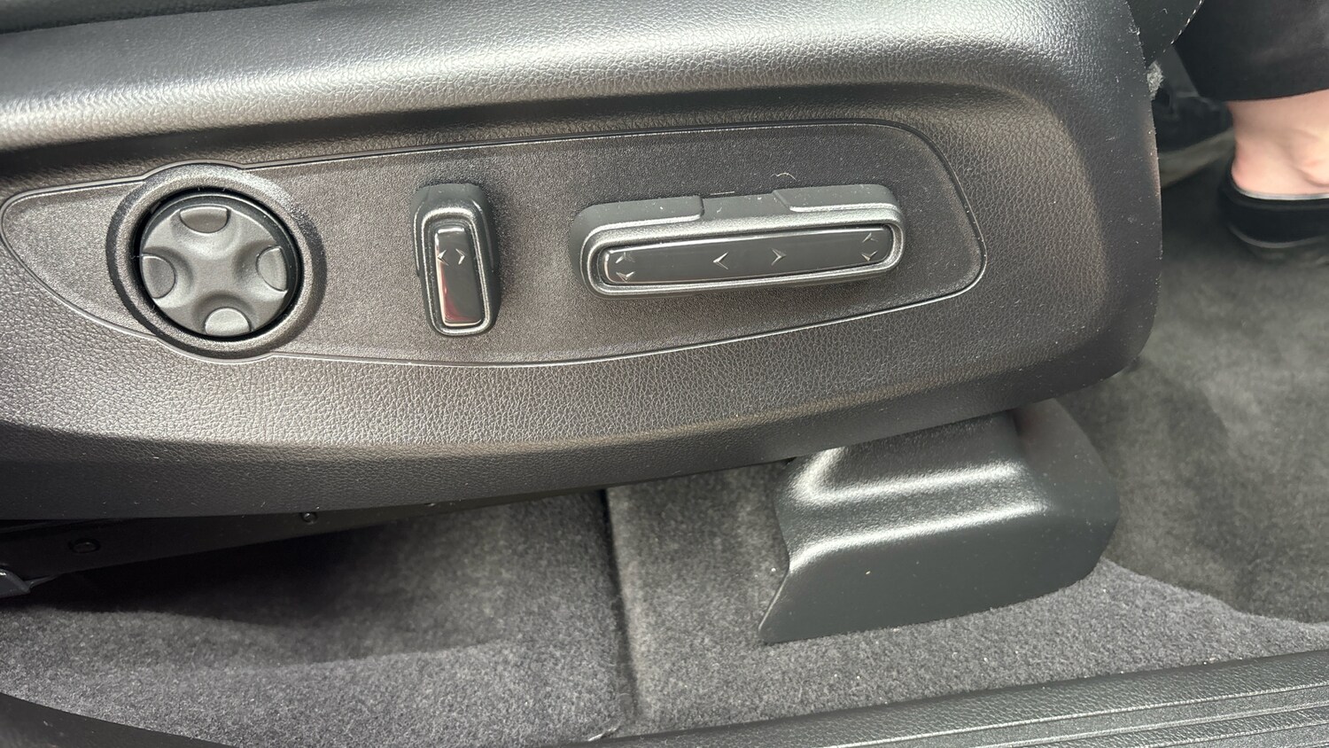 2025 Honda CR-V 2.0 ePHEV Advance Tech 5dr eCVT Estate Estate Hybrid Automatic - Picture 23 of 24