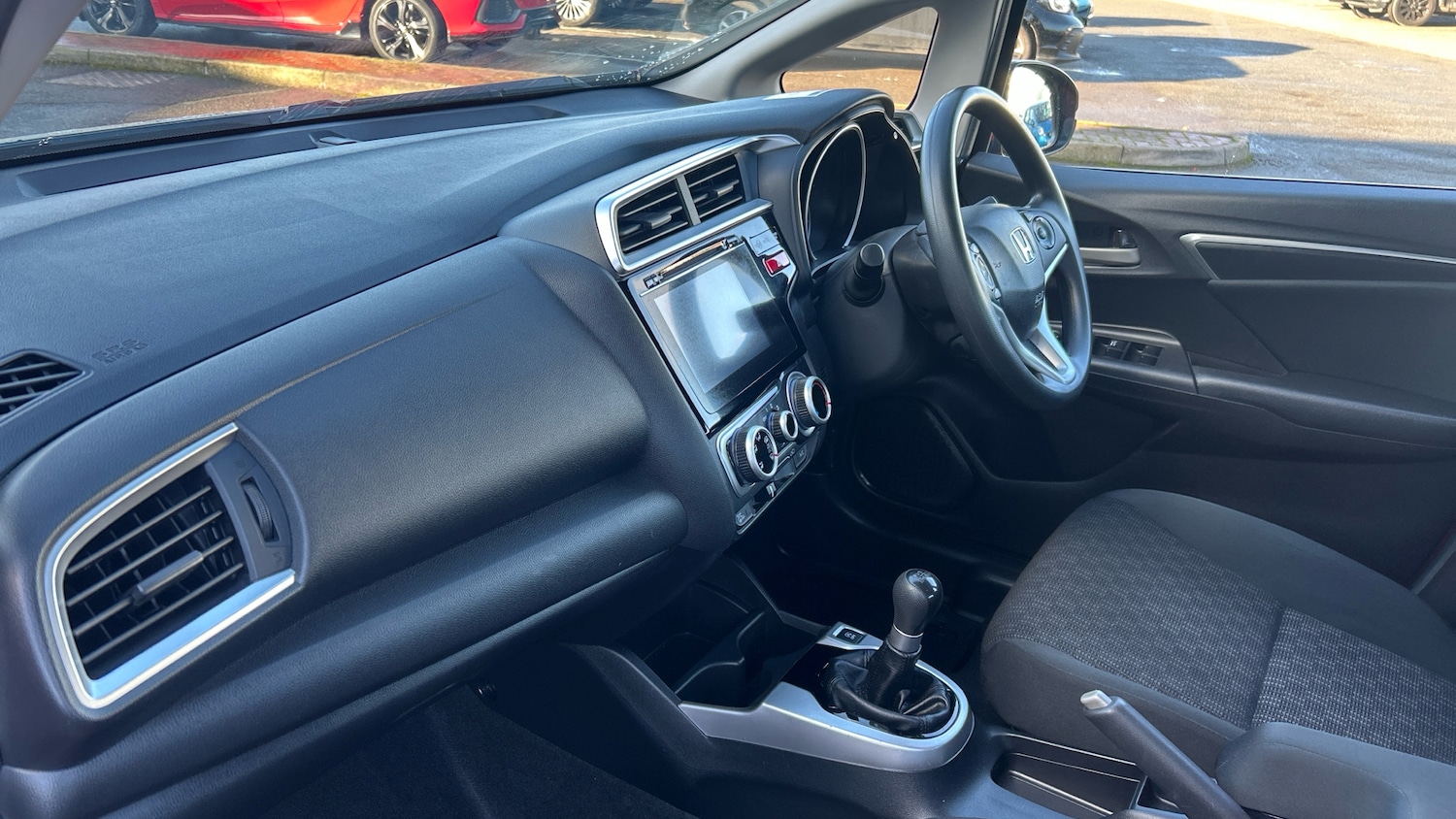 Used Honda Jazz 2017 for sale - 76684766: Photo 2