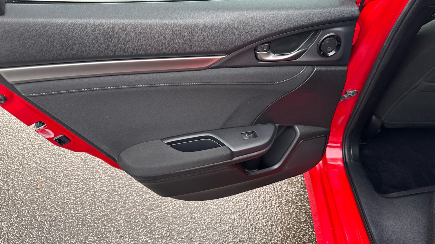 Used Honda Civic 2017 for sale - 76302883: Photo 30