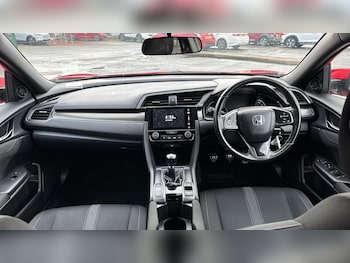 Used Honda Civic 2017 for sale - 76302883: Photo