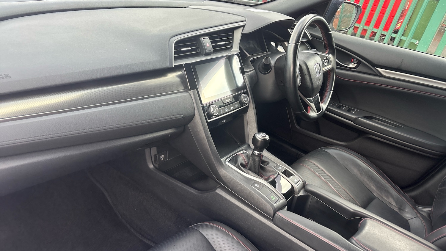 Used Honda Civic 2019 for sale - 76907673: Photo 2