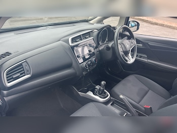 Used Honda Jazz 2018 for sale - 76131183: Photo