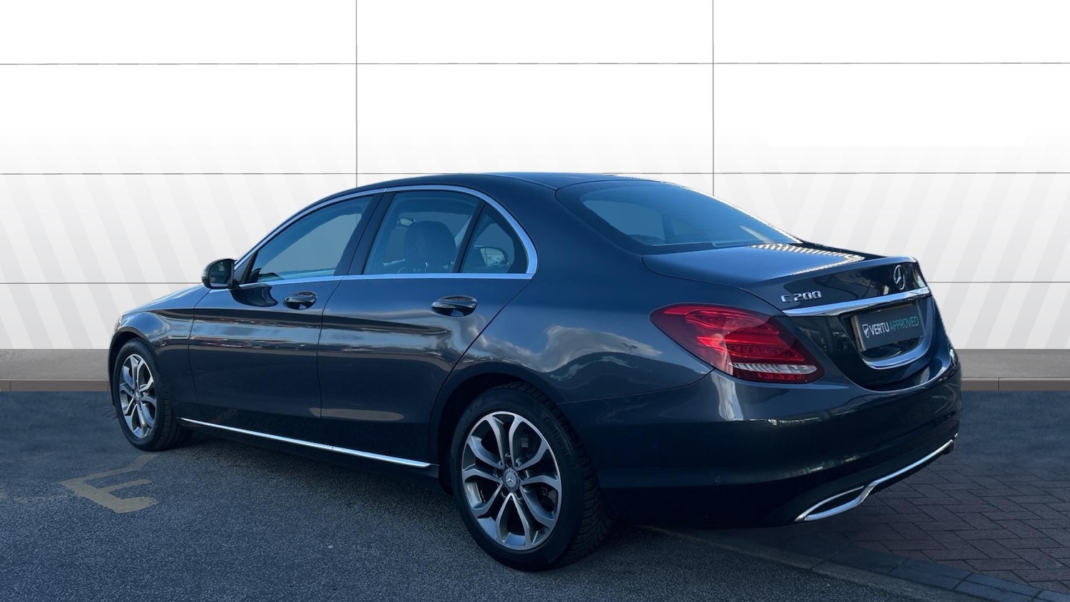 Used Mercedes-Benz C Class 2015 for sale - 77851193: Photo 2