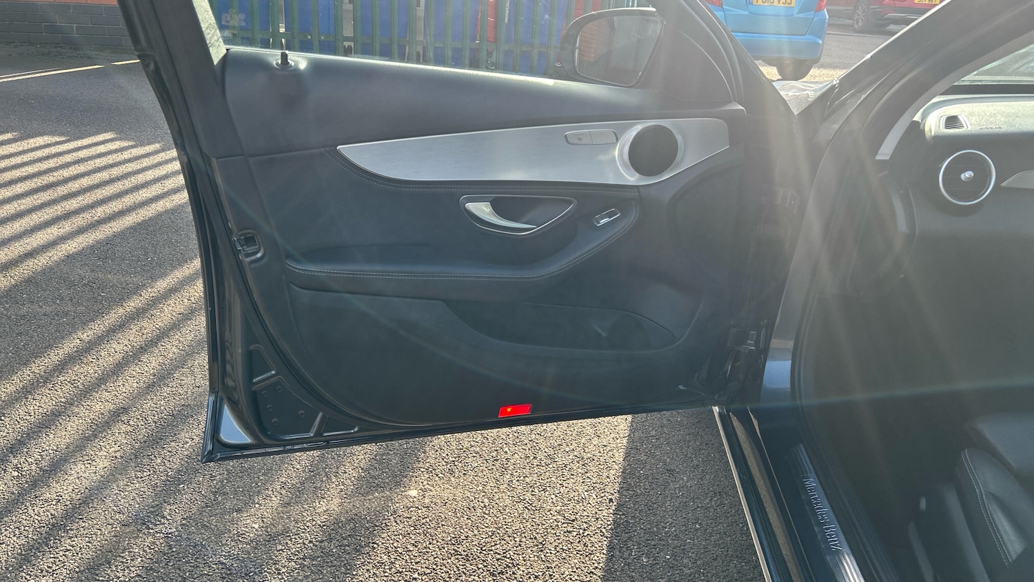 Used Mercedes-Benz C Class 2015 for sale - 77851193: Photo 39