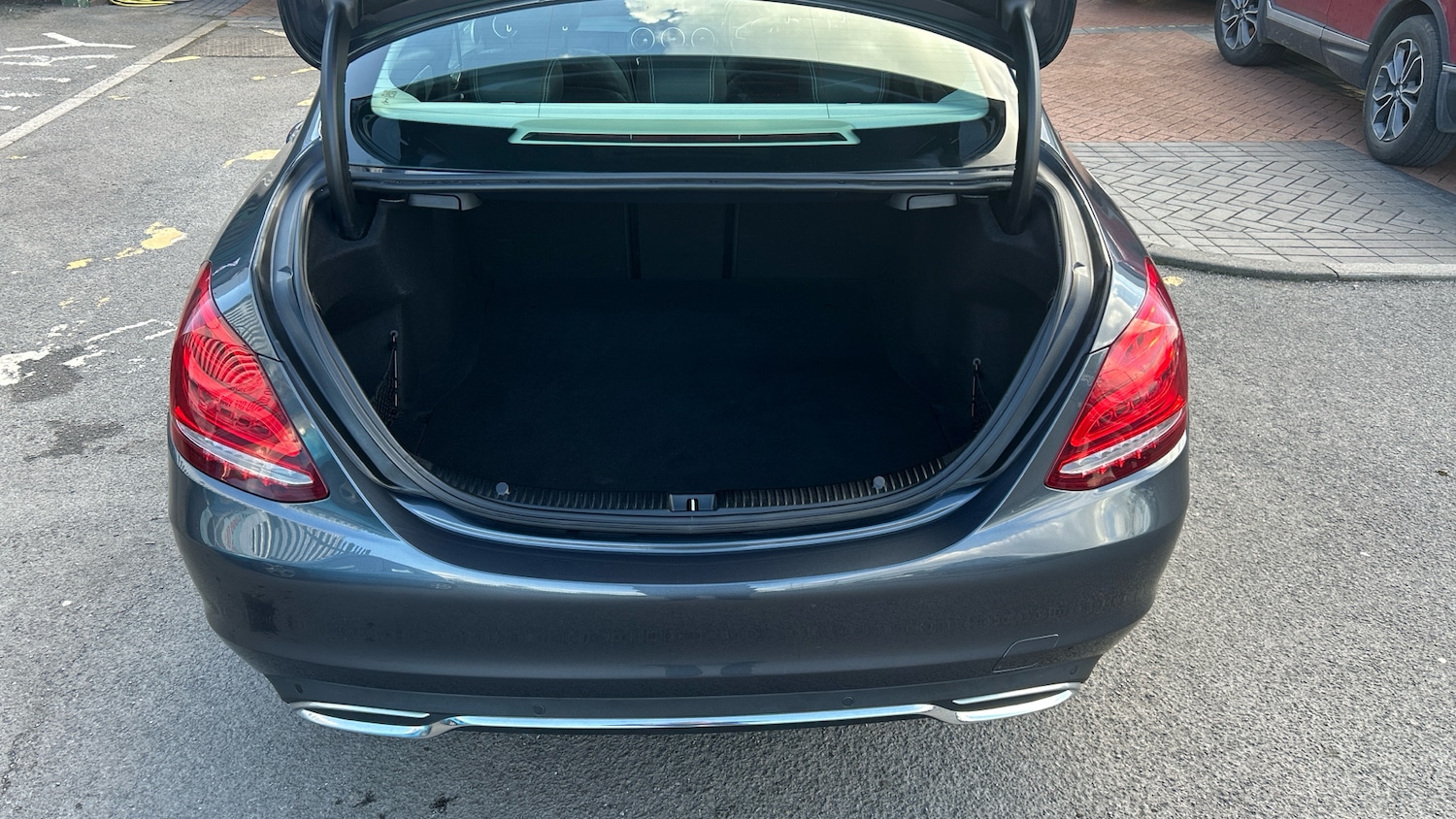 Used Mercedes-Benz C Class 2015 for sale - 77851193: Photo 4