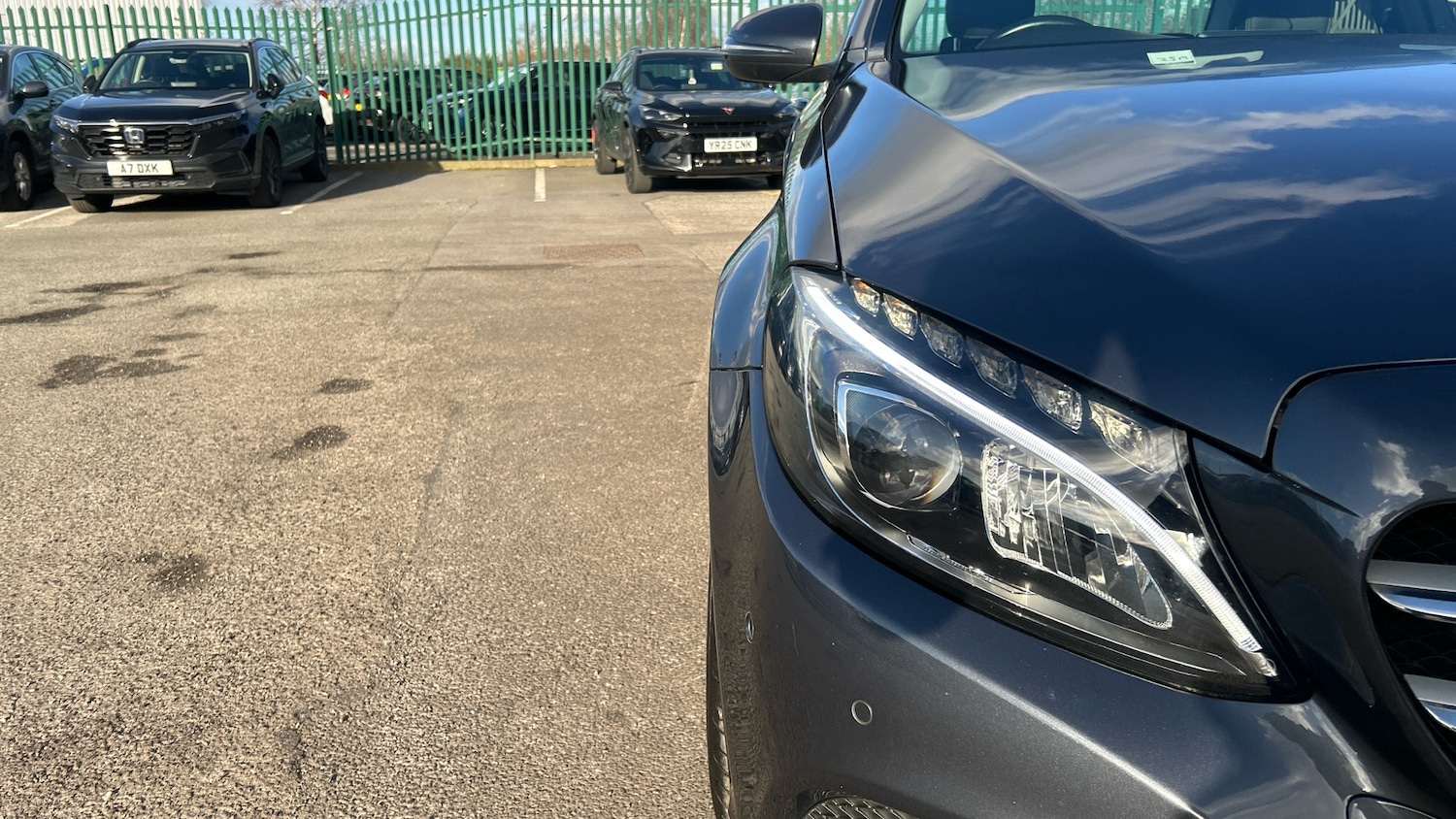 Used Mercedes-Benz C Class 2015 for sale - 77851193: Photo 41