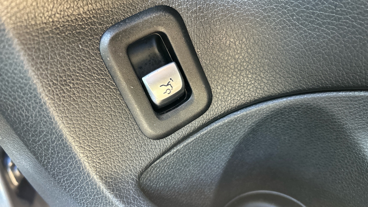 Used Mercedes-Benz C Class 2015 for sale - 77851193: Photo 44