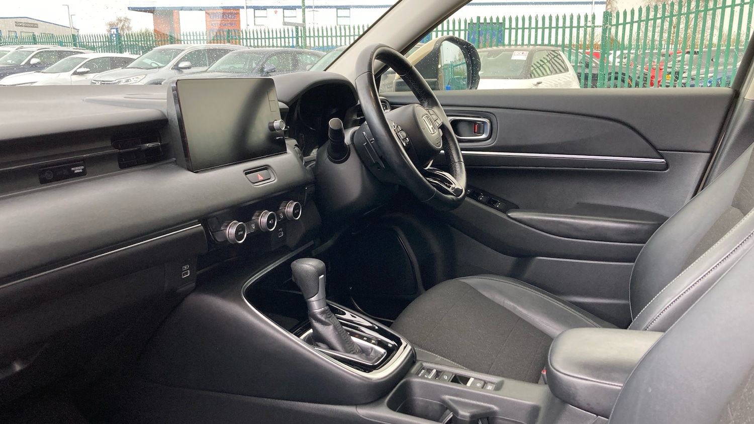 Used Honda HR-V 2023 for sale - 77988970: Photo 2