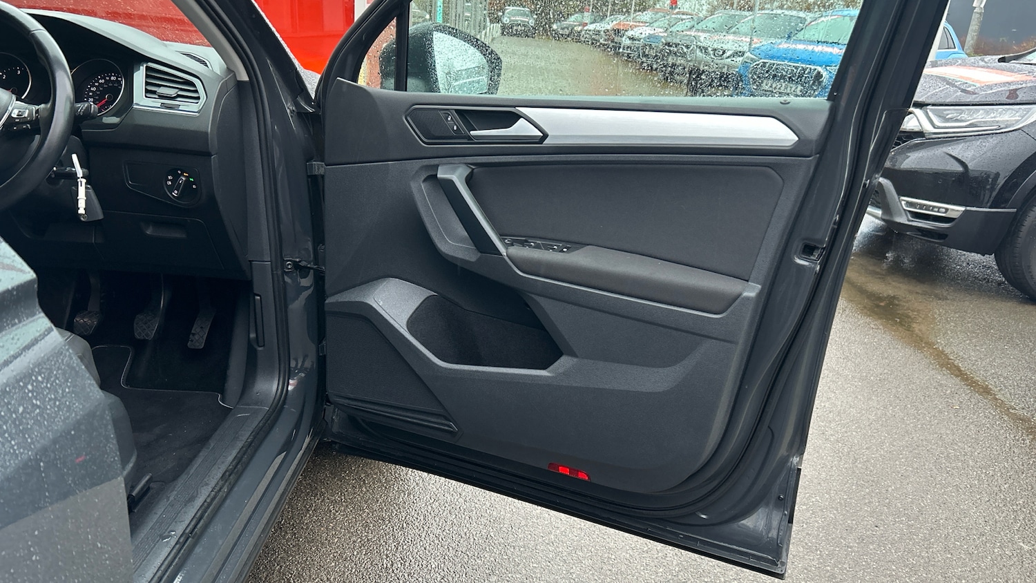 Used Volkswagen Tiguan 2018 for sale - 76541691: Photo 27