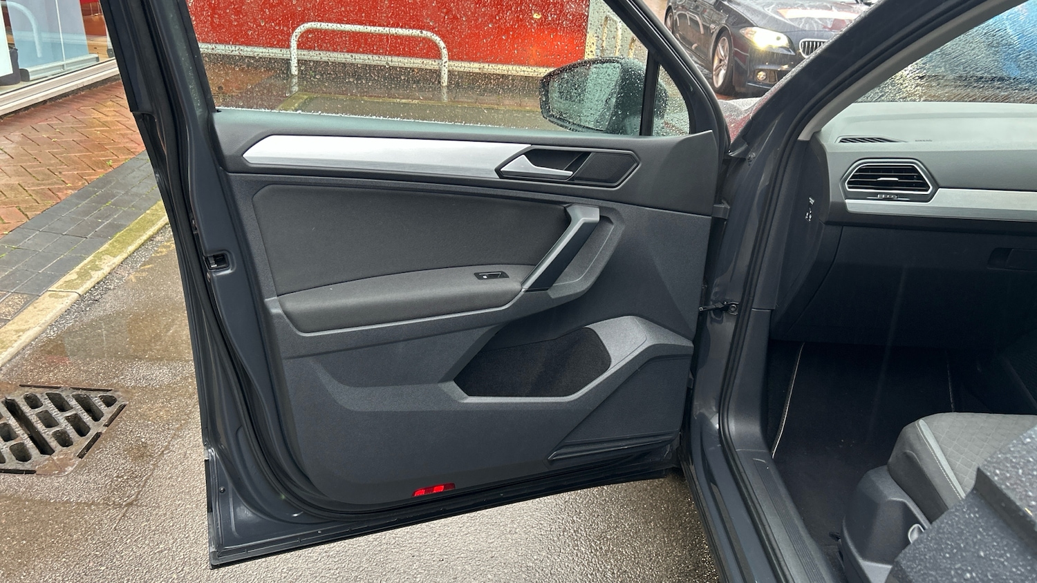 Used Volkswagen Tiguan 2018 for sale - 76541691: Photo 35