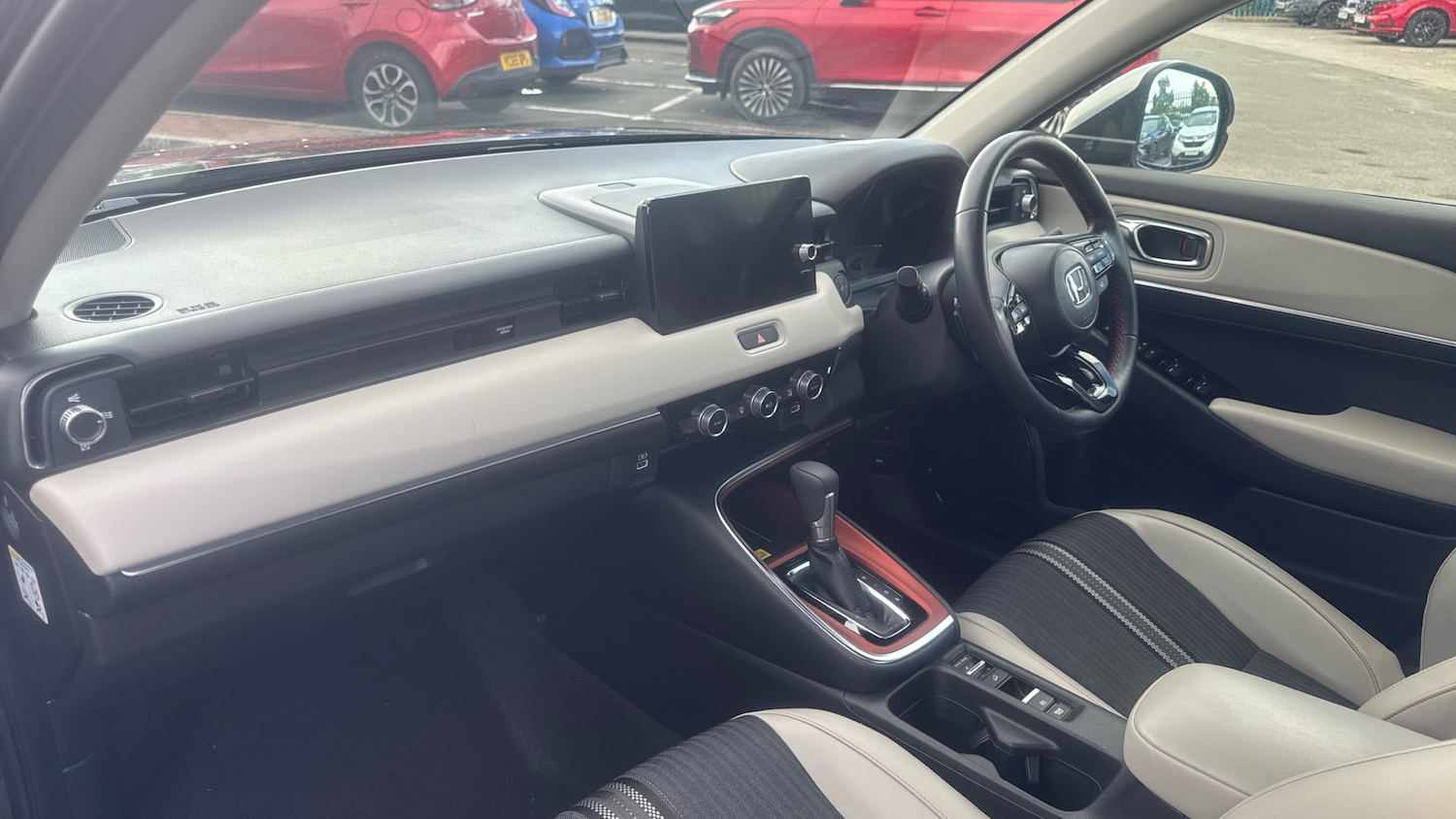 Used Honda HR-V 2023 for sale - 75918299: Photo 2