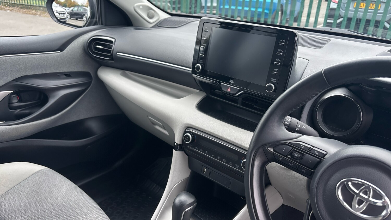 Used Toyota Yaris 2020 for sale - 76079670: Photo 14