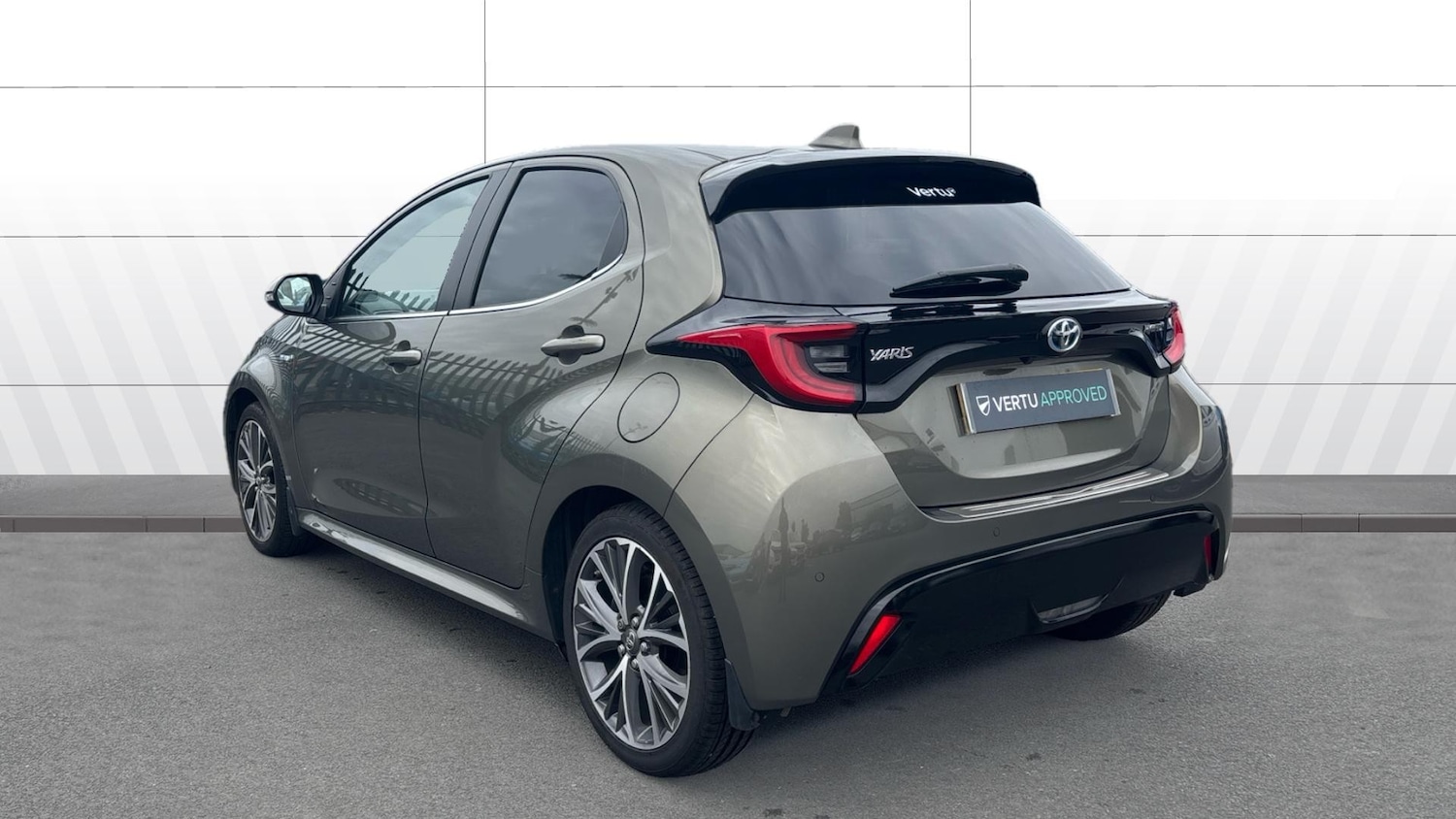 Used Toyota Yaris 2020 for sale - 76079670: Photo 2