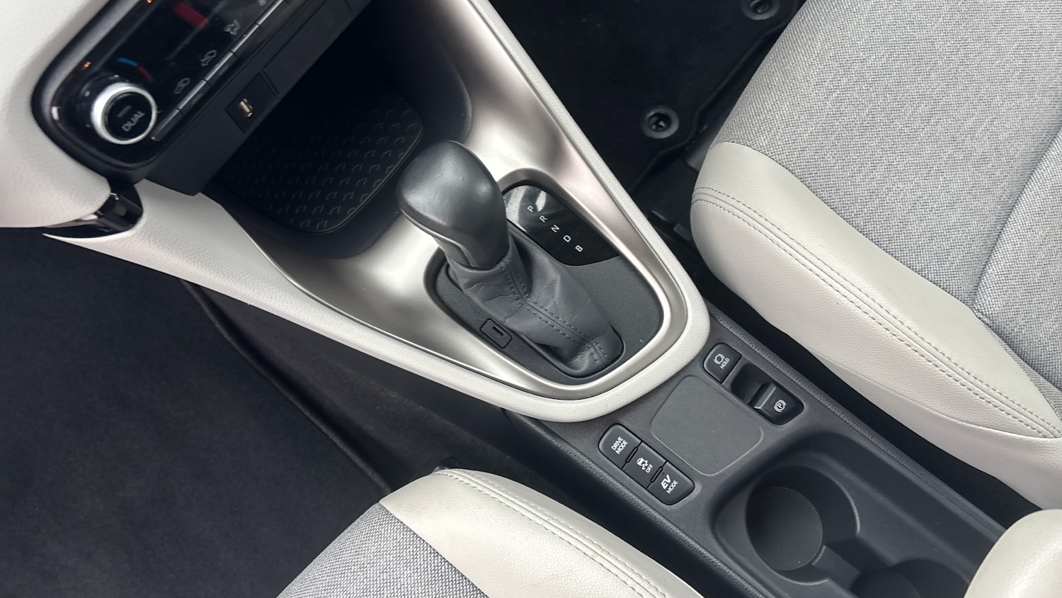 Used Toyota Yaris 2022 for sale - 77106428: Photo 13