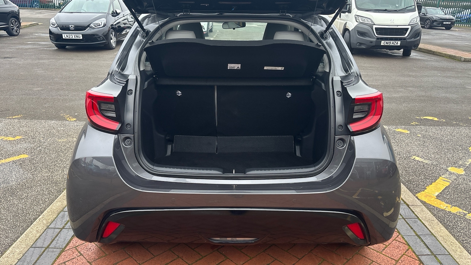 Used Toyota Yaris 2022 for sale - 77106428: Photo 4