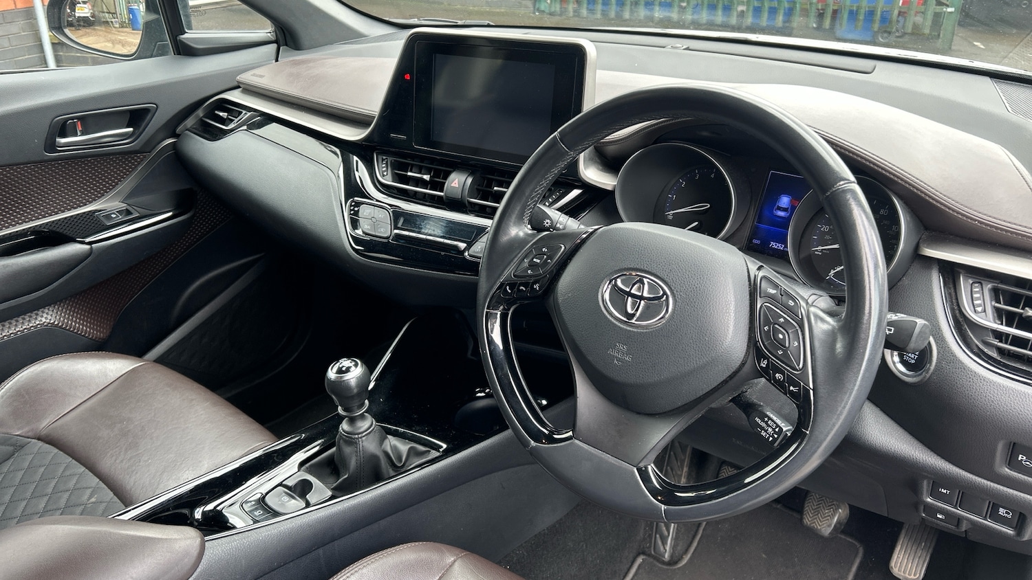 Used Toyota C-HR 2018 for sale - 78111931: Photo 11