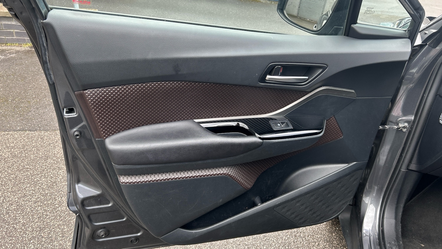 Used Toyota C-HR 2018 for sale - 78111931: Photo 21