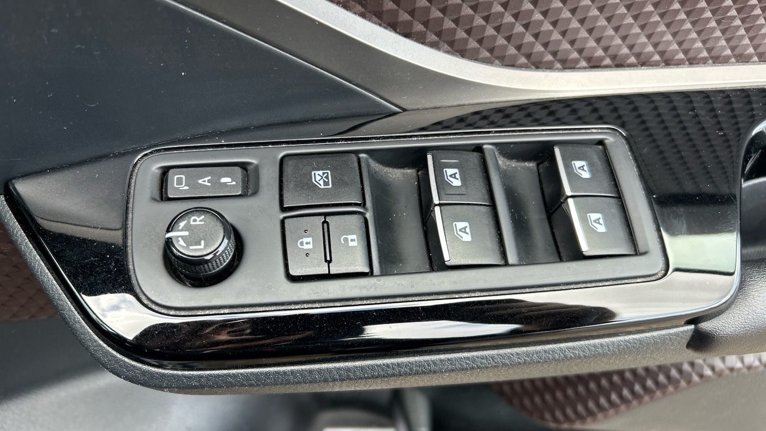 Used Toyota C-HR 2018 for sale - 78111931: Photo 36