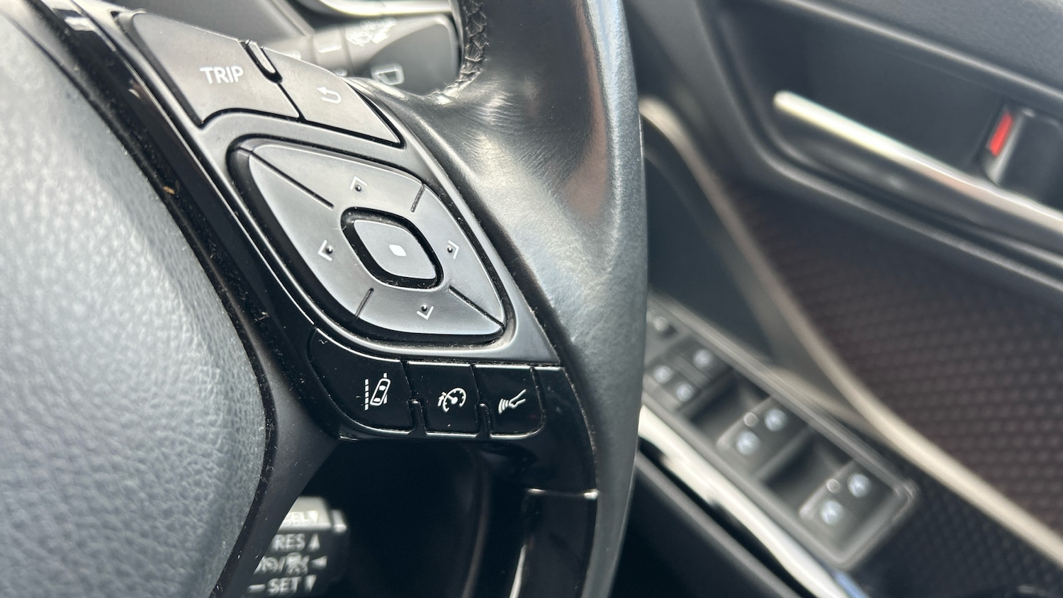 Used Toyota C-HR 2018 for sale - 78111931: Photo 41