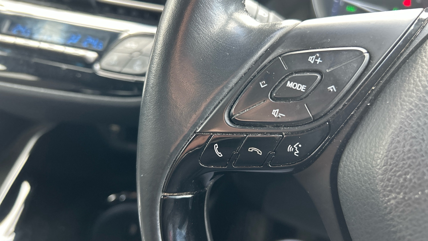 Used Toyota C-HR 2018 for sale - 78111931: Photo 42