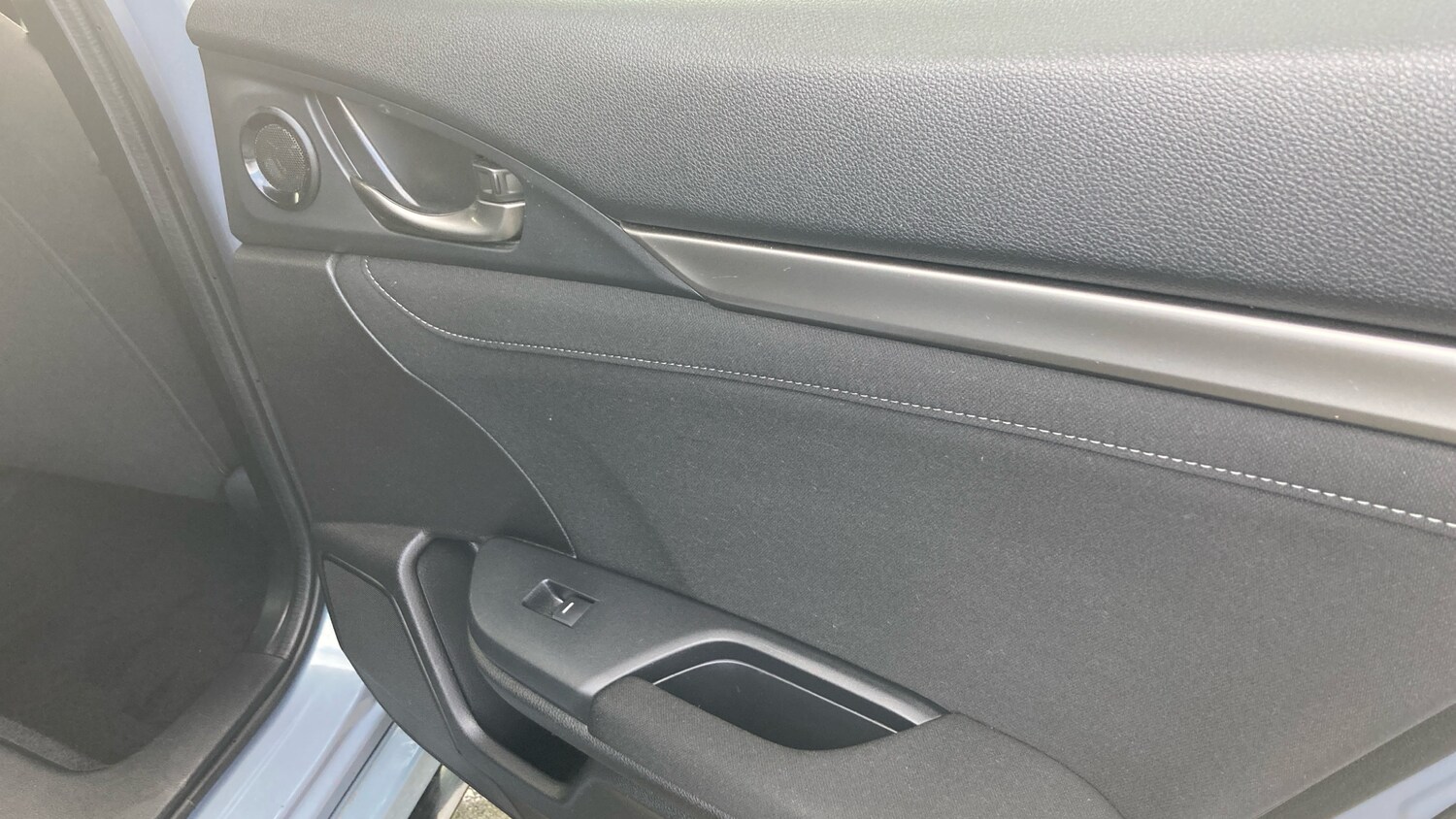 Used Honda Civic 2018 for sale - 77650152: Photo 23