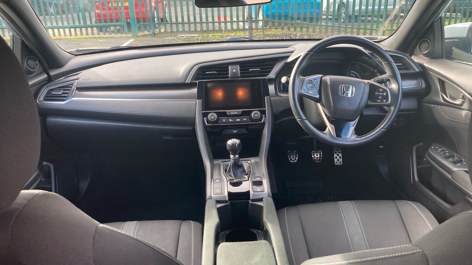 Used Honda Civic 2018 for sale - 77650152: Photo 4