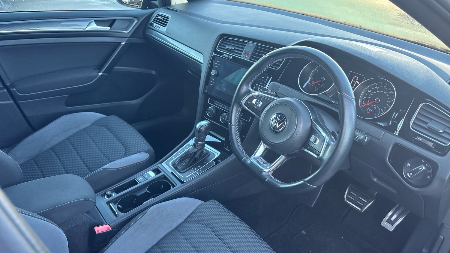 Used Volkswagen Golf 2018 for sale - 76983875: Photo 11