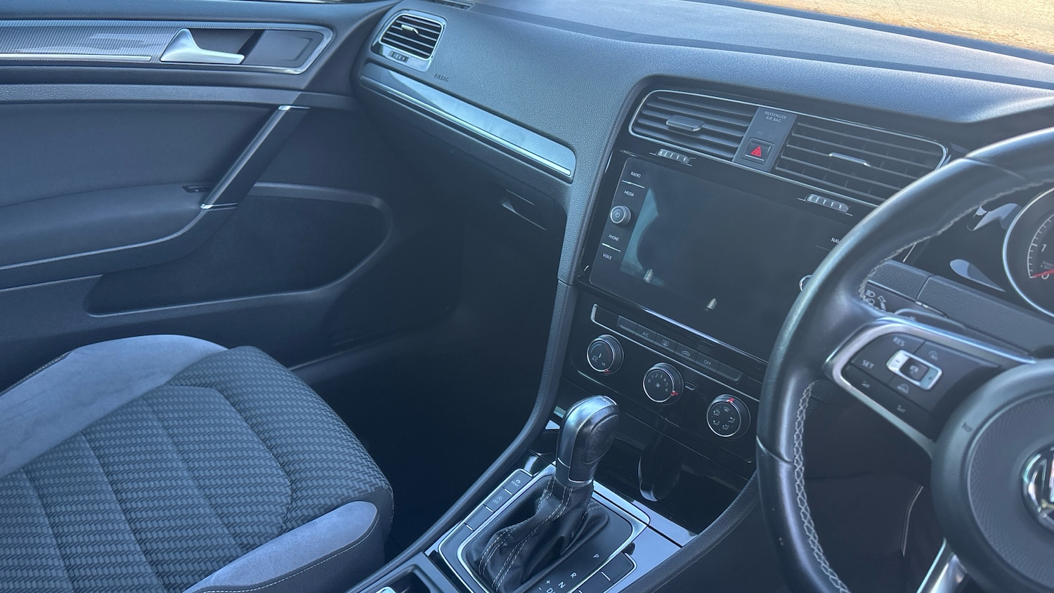 Used Volkswagen Golf 2018 for sale - 76983875: Photo 14