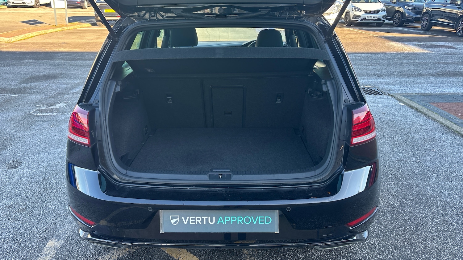 Used Volkswagen Golf 2018 for sale - 76983875: Photo 4