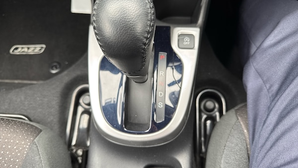 Used Honda Jazz 2015 for sale - 76287129: Photo 21