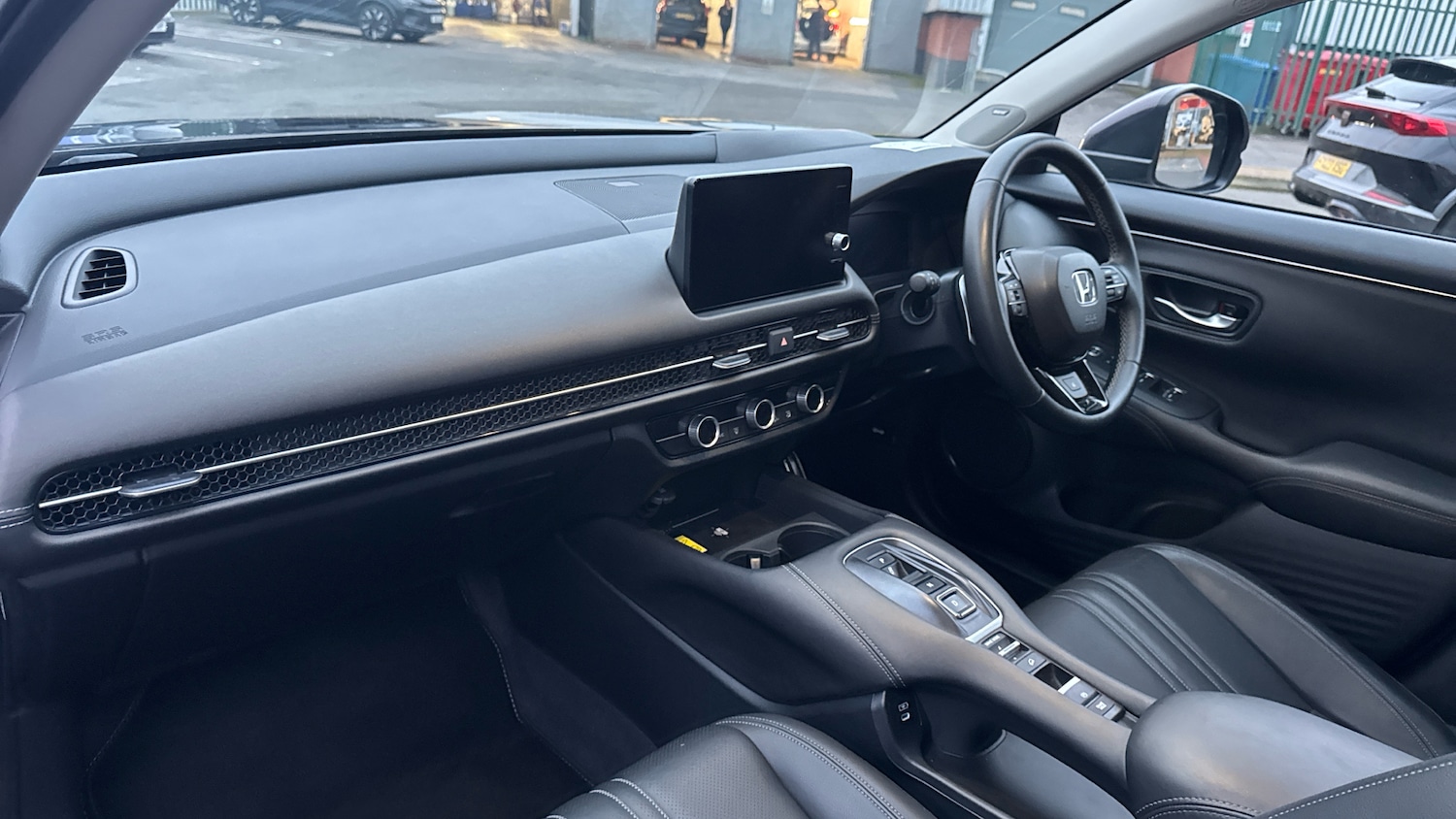 Used Honda ZR-V 2024 for sale - 77063866: Photo 2