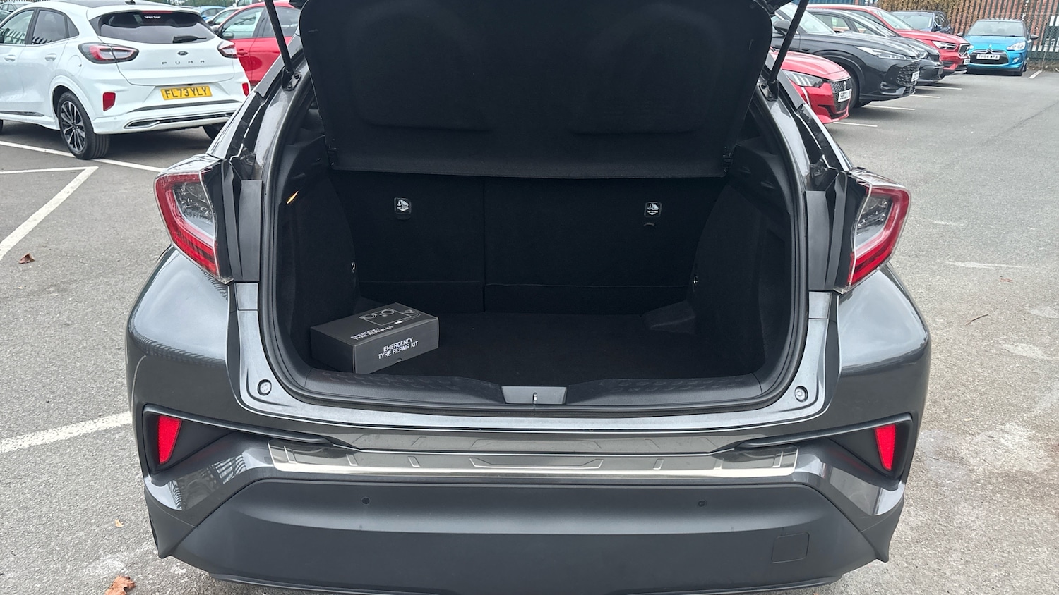 Used Toyota C-HR 2019 for sale - 76302886: Photo 4