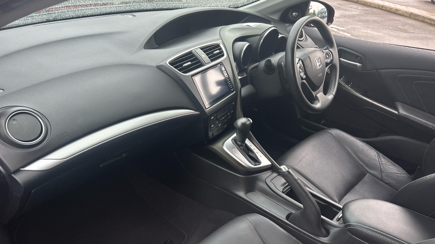 Used Honda Civic 2016 for sale - 76494447: Photo 2