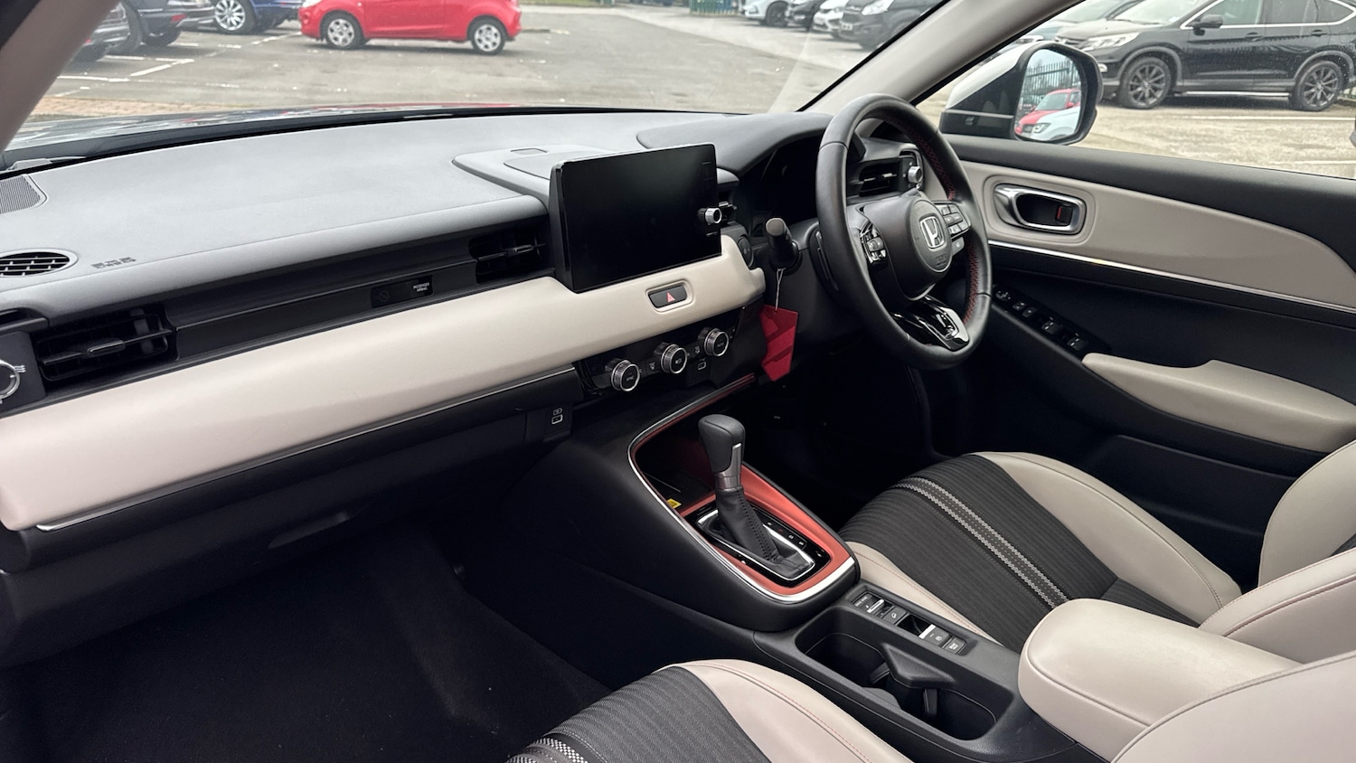 Used Honda HR-V 2024 for sale - 77616577: Photo 2