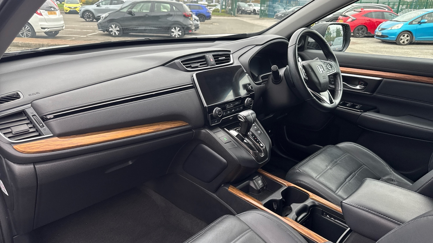 Used Honda CR-V 2019 for sale - 77300970: Photo 2