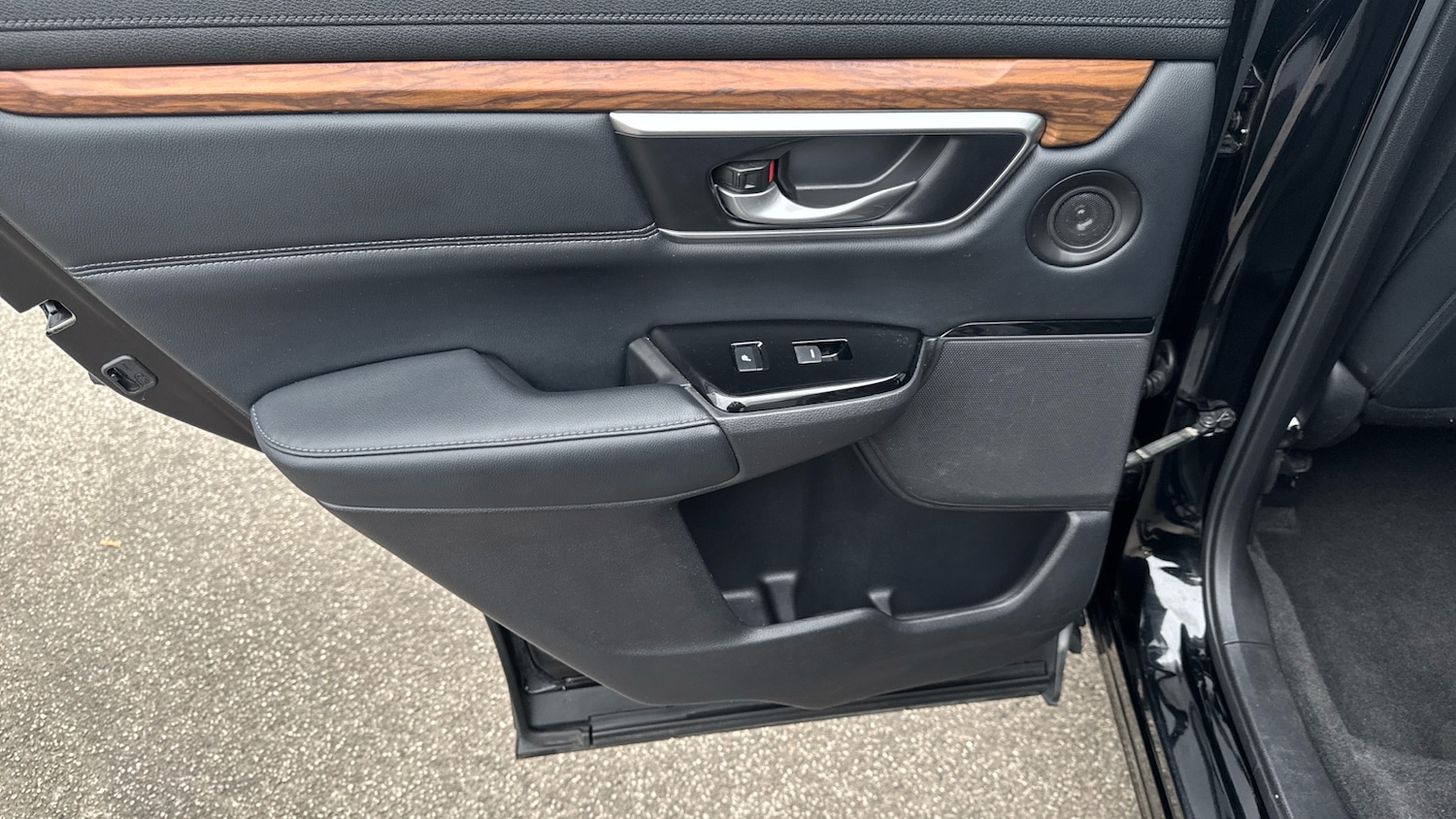 Used Honda CR-V 2019 for sale - 77300970: Photo 33