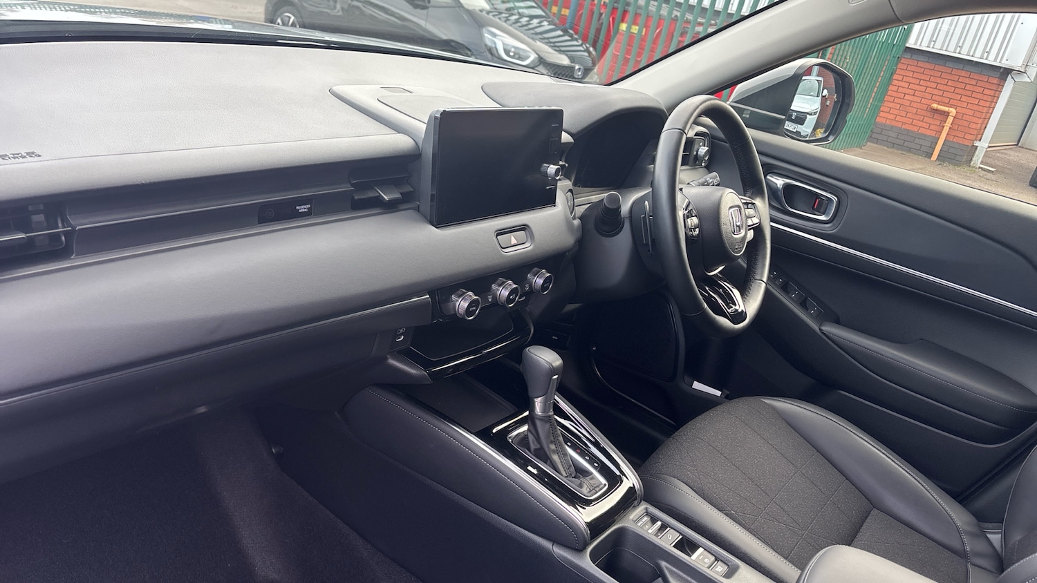 Used Honda HR-V 2024 for sale - 76662922: Photo 2