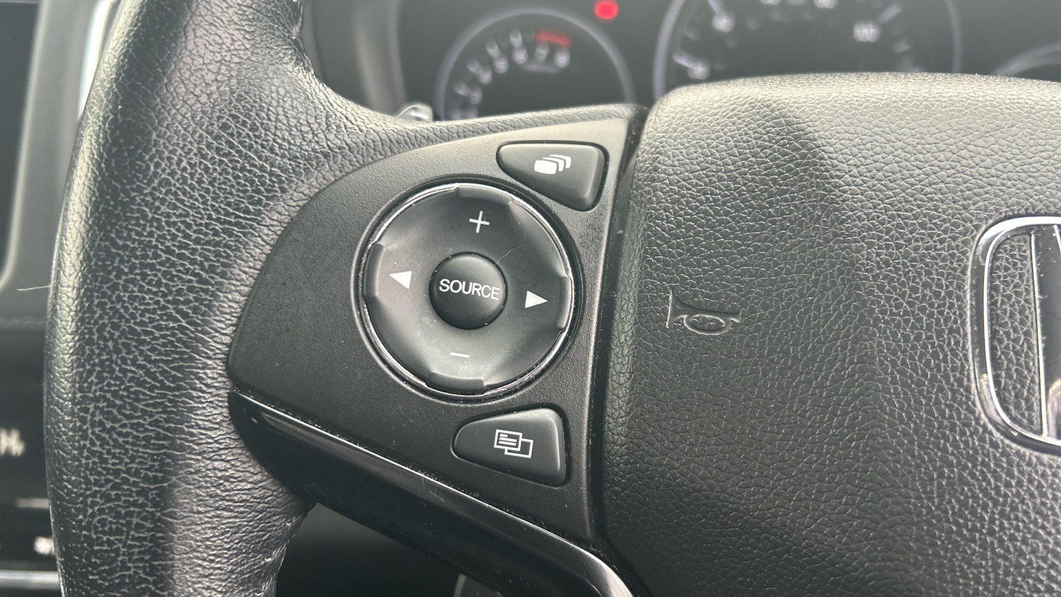 Used Honda HR-V 2018 for sale - 77233555: Photo 18