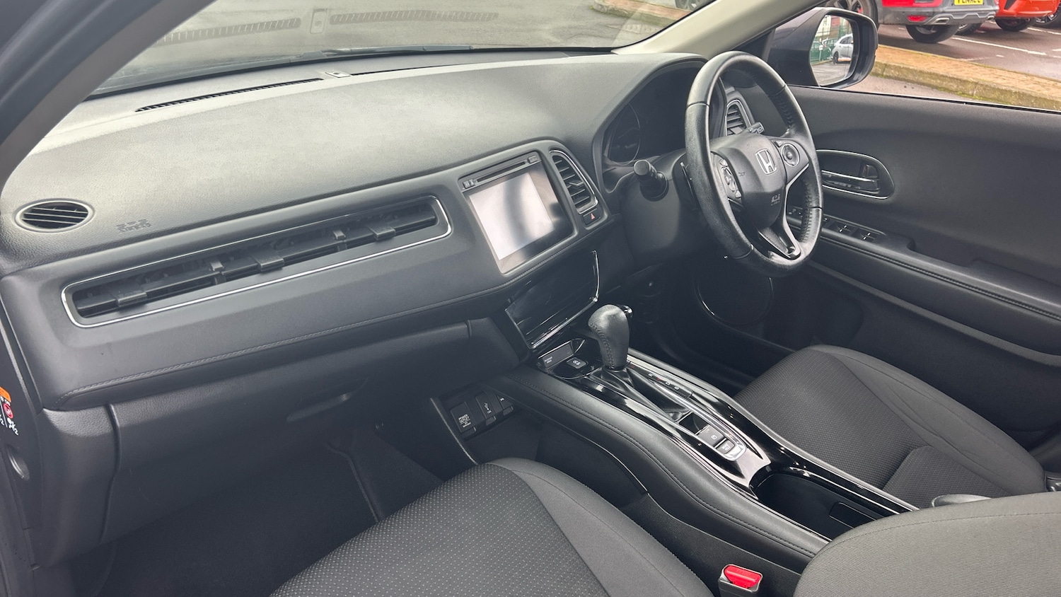 Used Honda HR-V 2018 for sale - 77233555: Photo 2