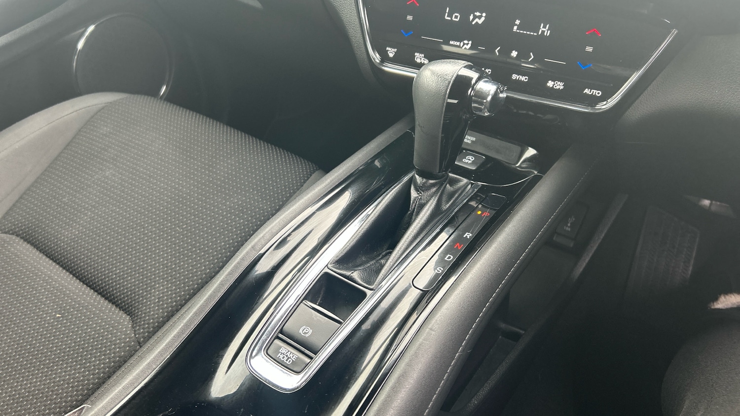 Used Honda HR-V 2018 for sale - 77233555: Photo 29