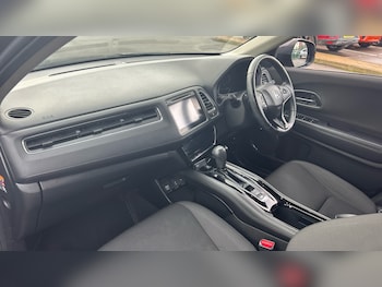 Used Honda HR-V 2018 for sale - 77233555: Photo