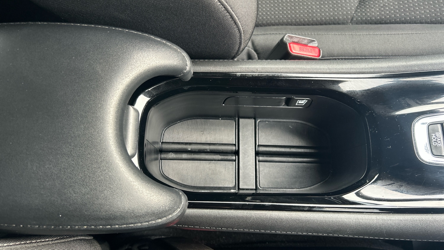 Used Honda HR-V 2018 for sale - 77233555: Photo 32