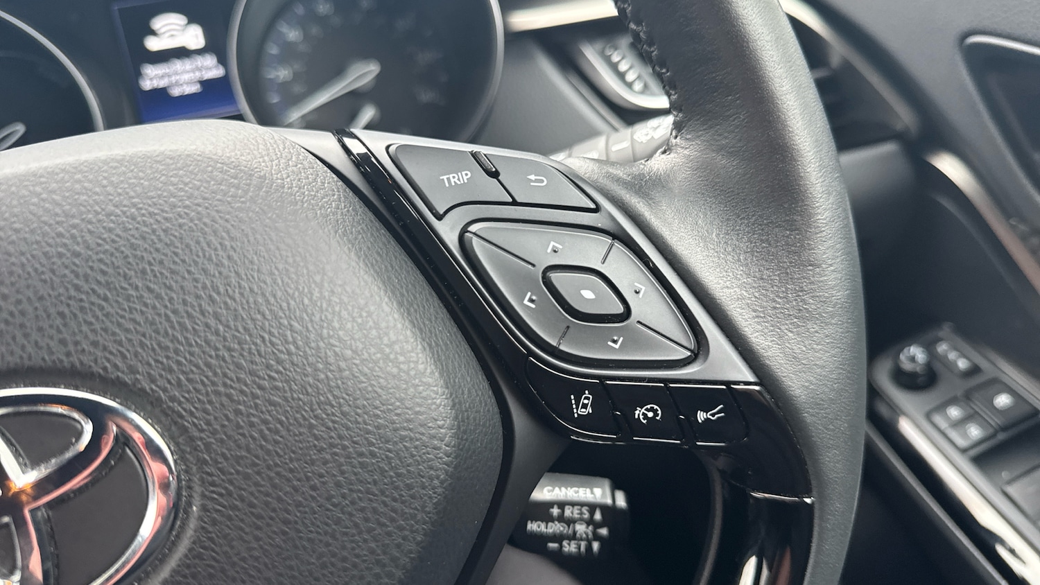 Used Toyota C-HR 2023 for sale - 77449451: Photo 30