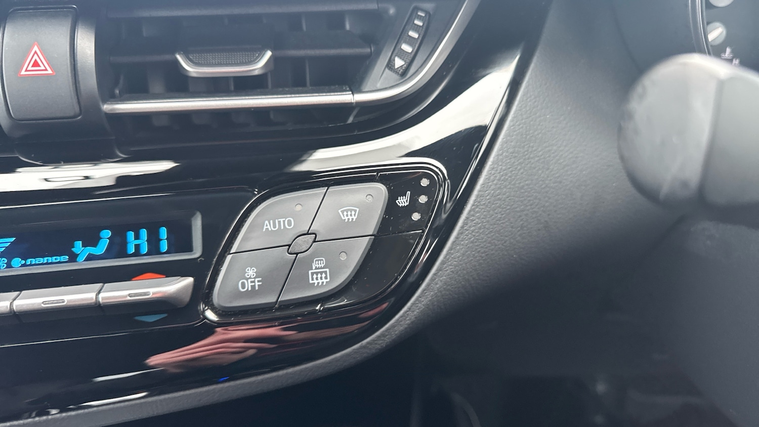 Used Toyota C-HR 2023 for sale - 77449451: Photo 36