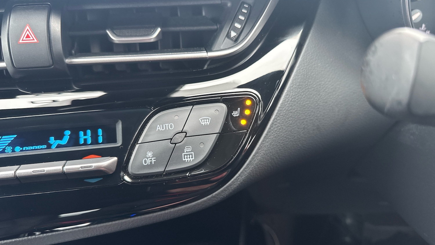 Used Toyota C-HR 2023 for sale - 77449451: Photo 37