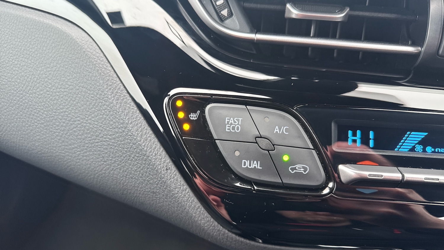 Used Toyota C-HR 2023 for sale - 77449451: Photo 39