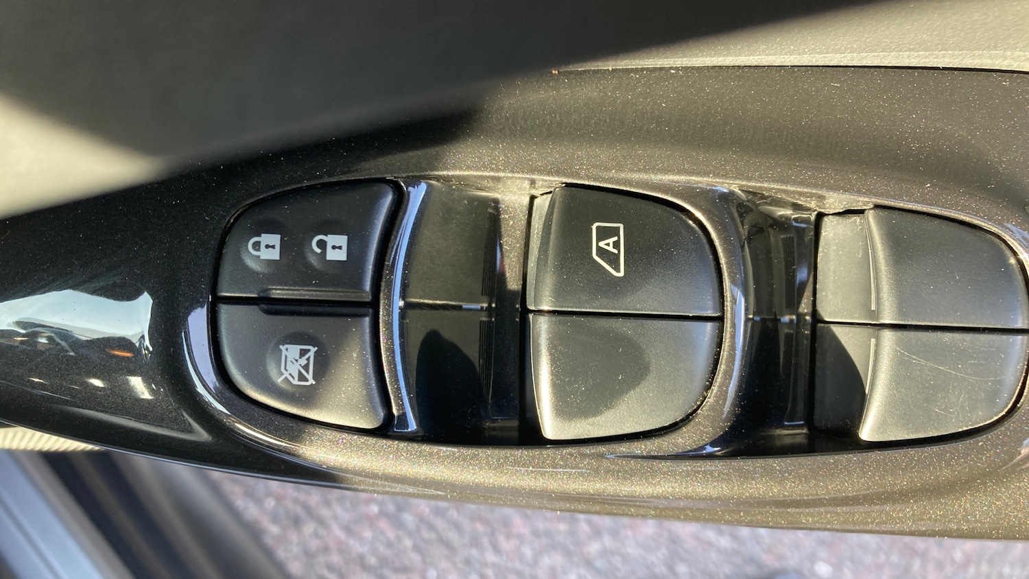 Used Nissan Juke 2016 for sale - 76536501: Photo 24