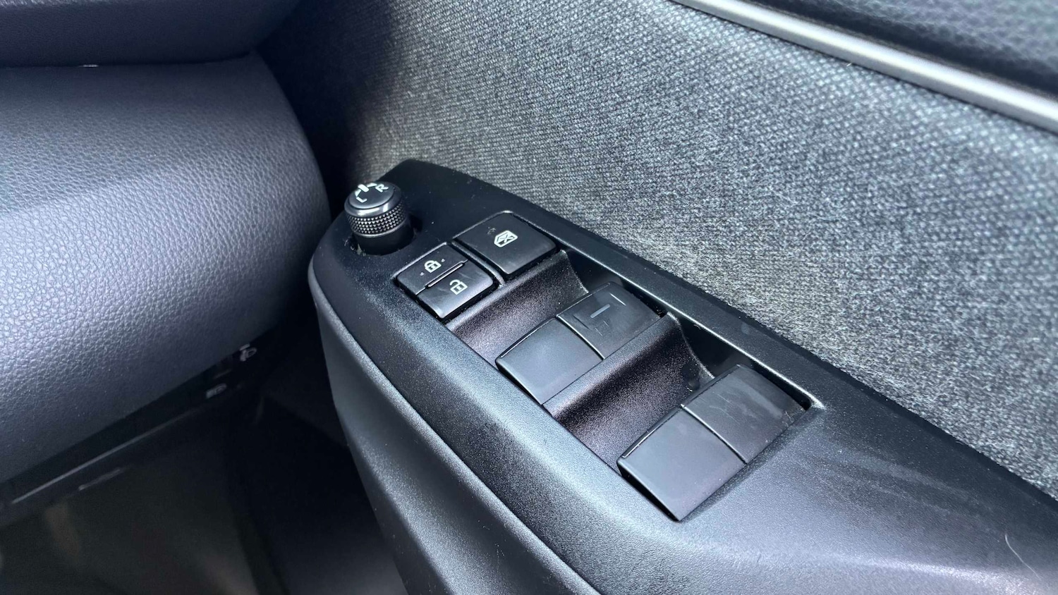 Used Toyota Yaris for sale - 77943519: Photo 32